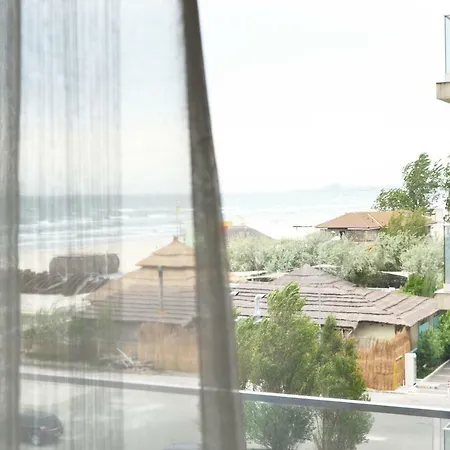 Crazy View Summerland